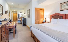 Bear Creek Lodge 303C Hotel Room